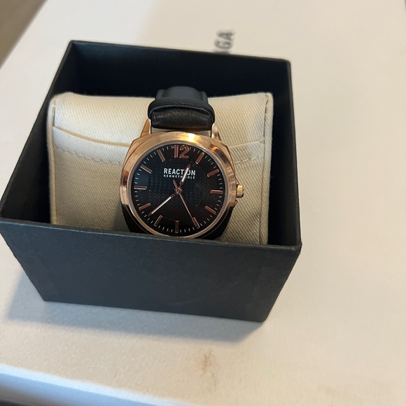 Kenneth Cole Reaction Watch - Picture 4 of 4